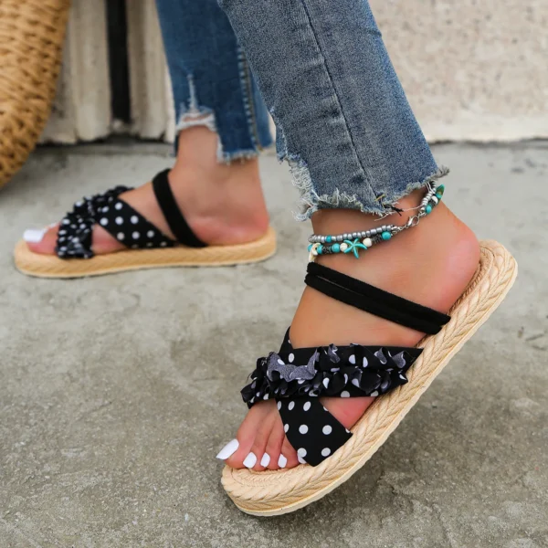 Women's fashion trend, anti slip and wear-resistant lace strap flat heel sandals